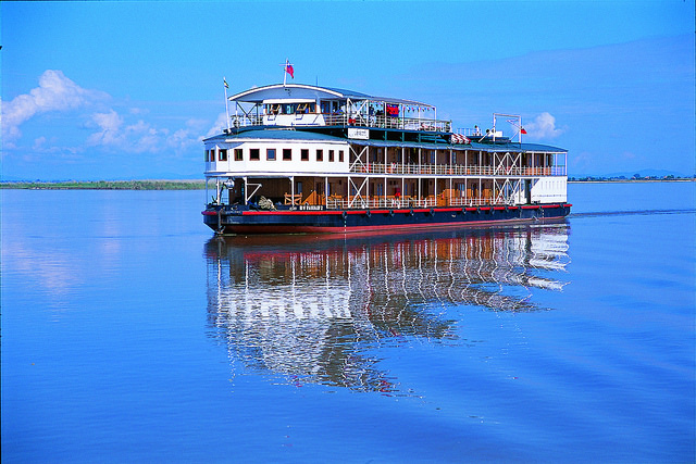irrawaddy cruise in myanmar